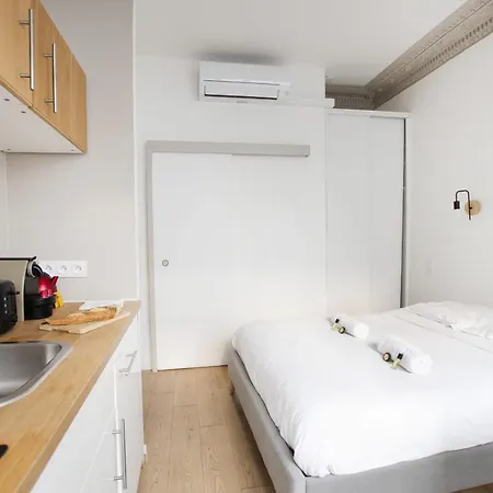 Guestready - Lovely Studio For 2 / Eiffel Tower - Prime Location! *