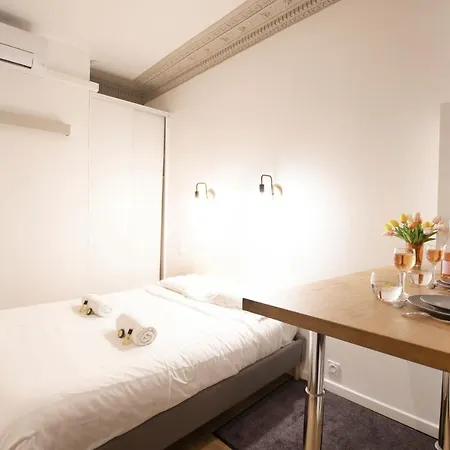 Guestready - Lovely Studio For 2 / Eiffel Tower - Prime Location! * Paris