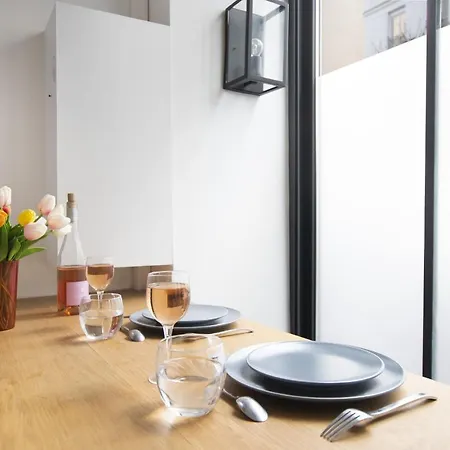Guestready - Lovely Studio For 2 / Eiffel Tower - Prime Location! Paris